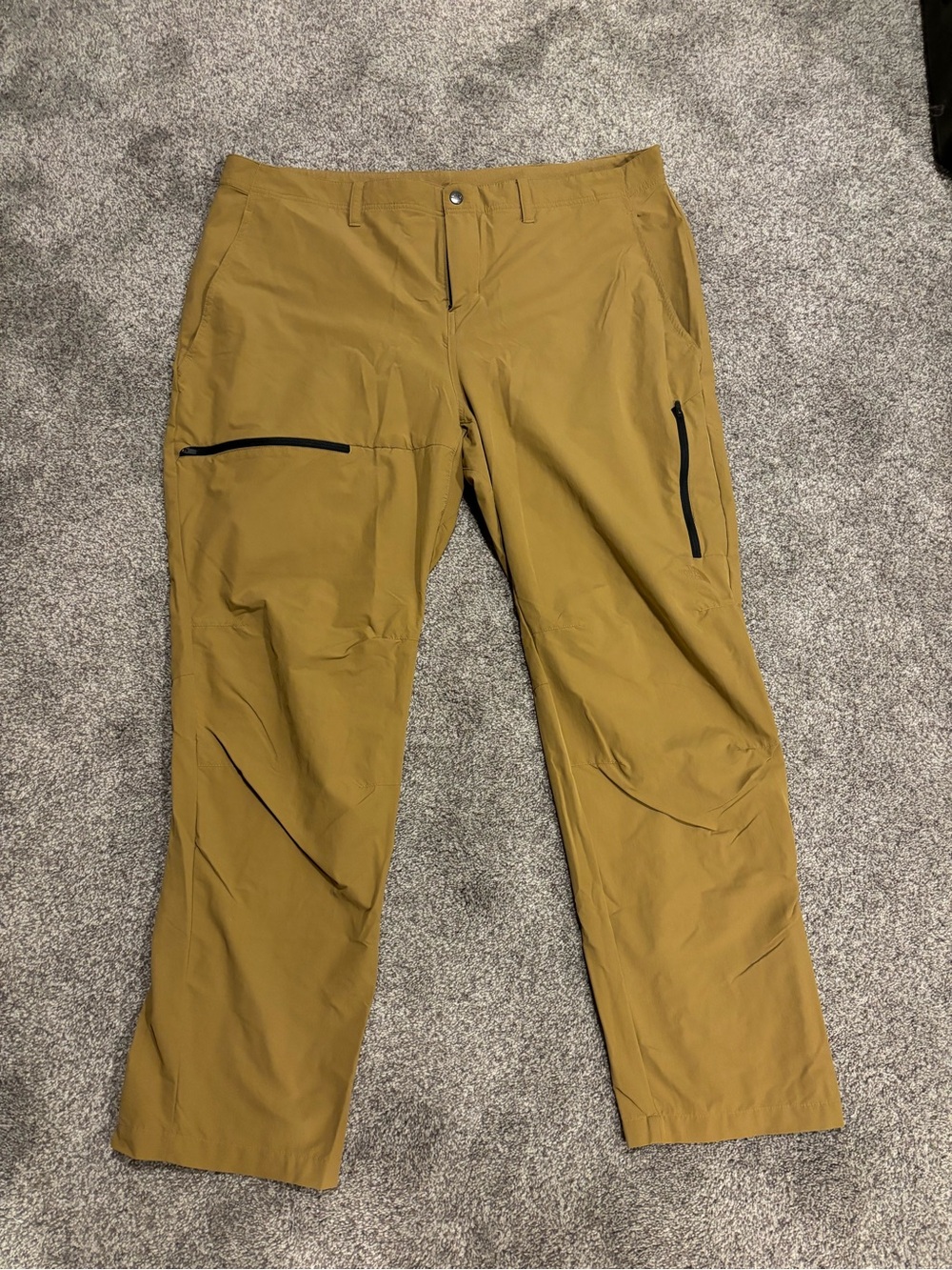 The North Face Men's Tan Cargo Hiking Pants
